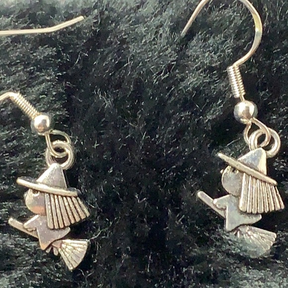 🖤🖤🖤Halloween Witch Earrings 🎃🎃🎃 - Picture 2 of 3